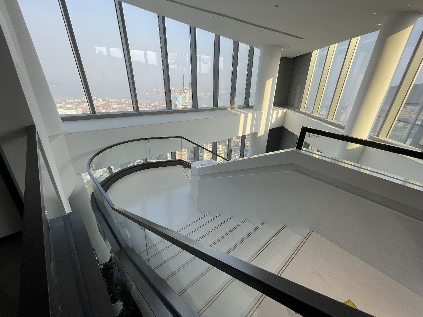 Qianhai Shimao Tower [Whole 62nd floor, 2,943.28 sqm]
