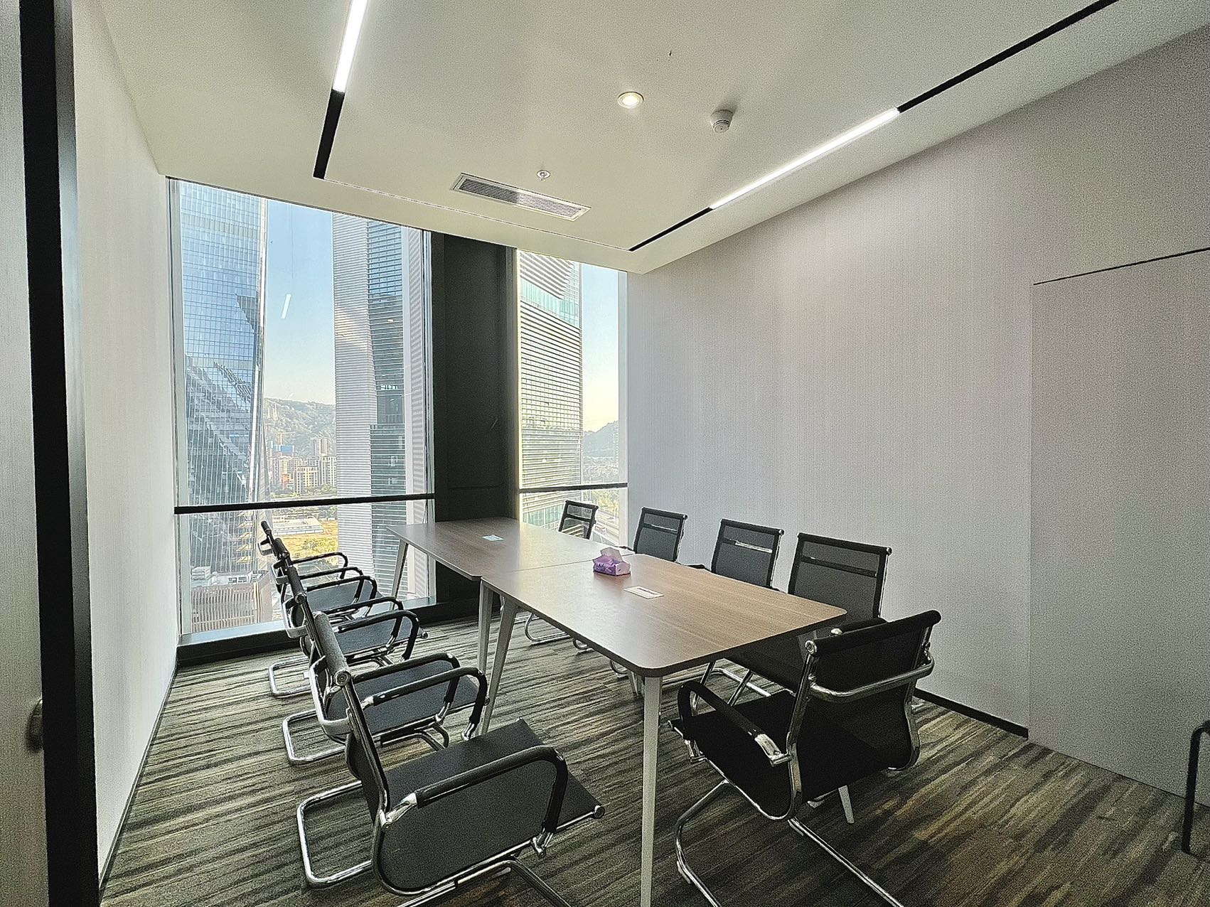 China Merchants Qianhai International Center, Building B🏢: Unit 1605, Double-sided lighting