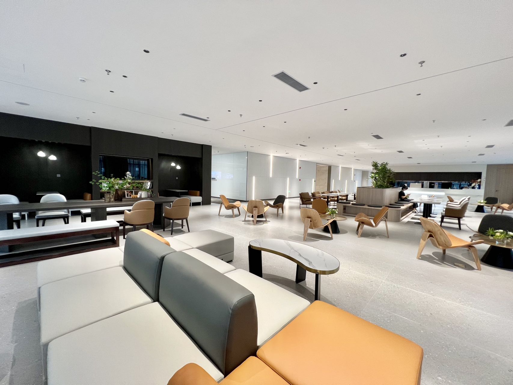 China Merchants Qianhai International Center, Building B🏢: Unit 1605, Double-sided lighting