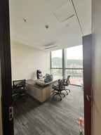 Room 10, 15/F, Hong Kong Finance Centre (Independent Suite)