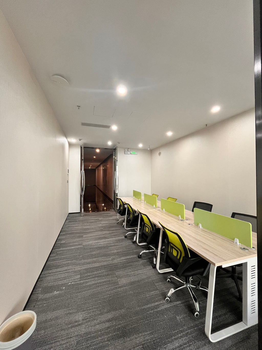 Room 10, 15/F, Hong Kong Finance Centre (Independent Suite)