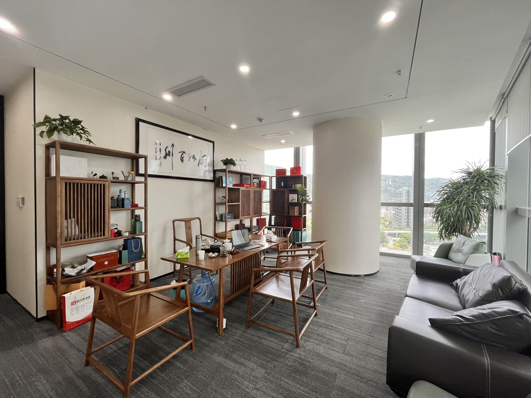 Room 10, 15/F, Hong Kong Finance Centre (Independent Suite)