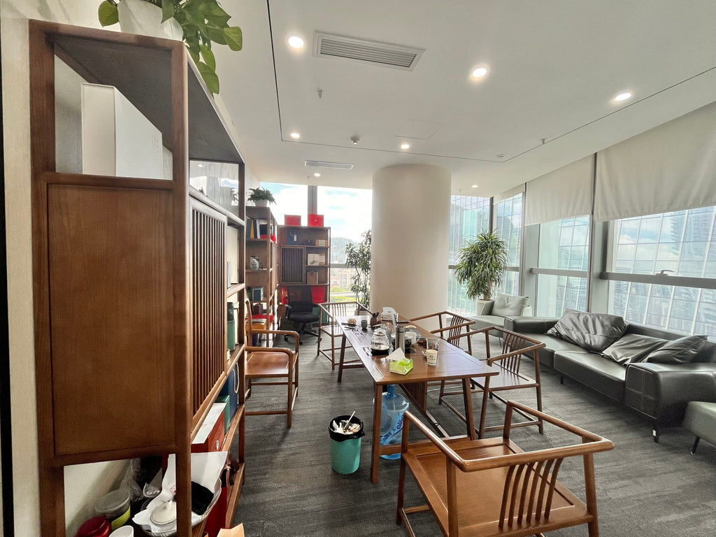 Room 10, 15/F, Hong Kong Finance Centre (Independent Suite)