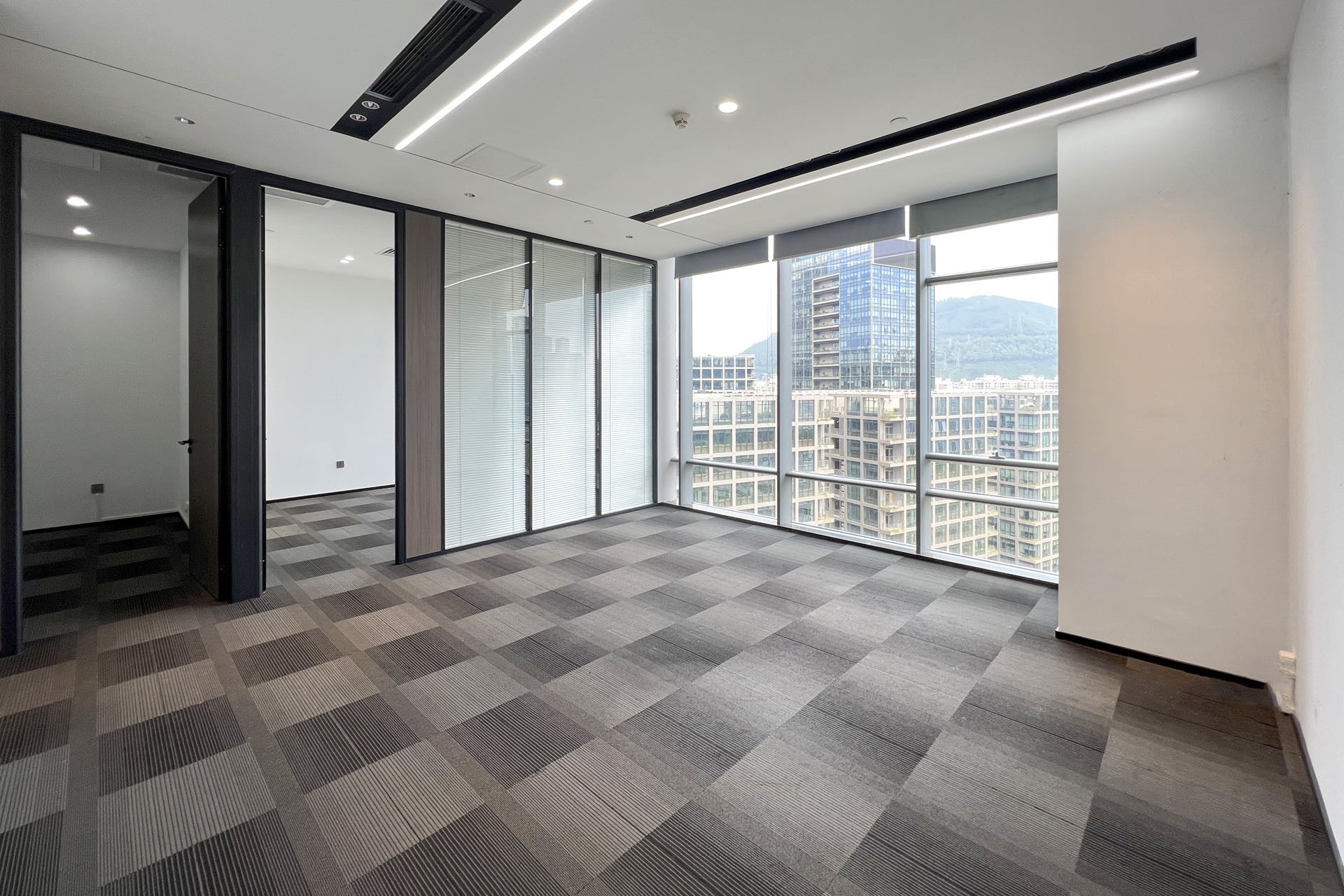 Overseas Chinese Town Intelligent Plaza, Building B2, 1402D