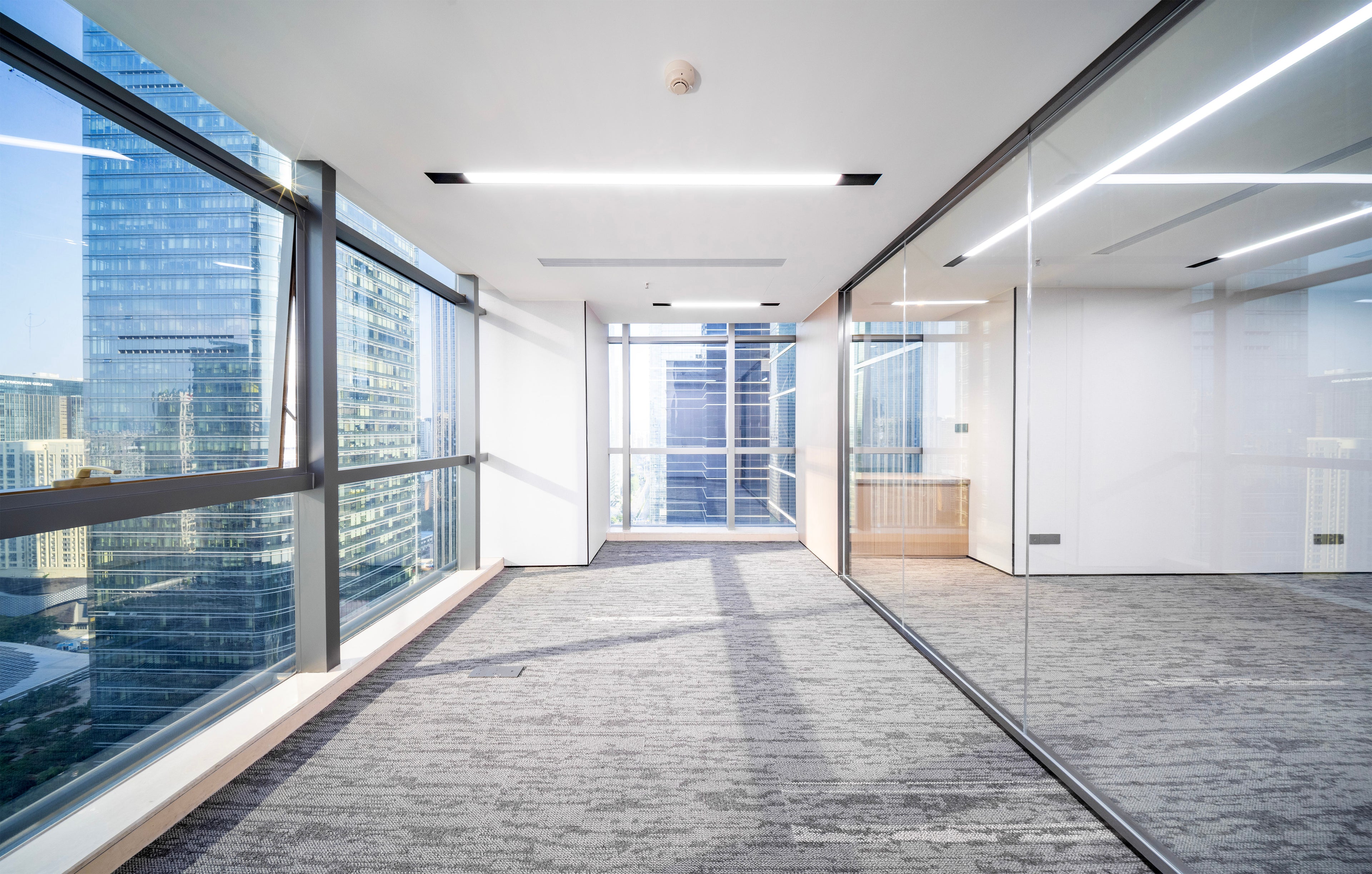 Great China International Exchange Square East Area 🎀 2613B｜Dual Aspect Lighting・Rectangular Layout